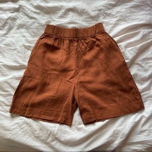 HDH basics easy short in crimson linen